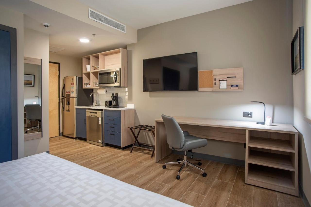 Candlewood Suites - Guadalajara Galerias, an IHG Hotel Zapopan Bagian luar foto
